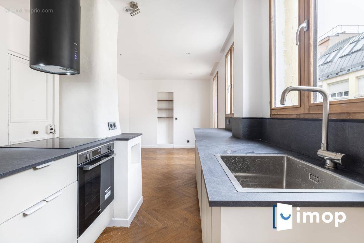 Appartement à PARIS-12E