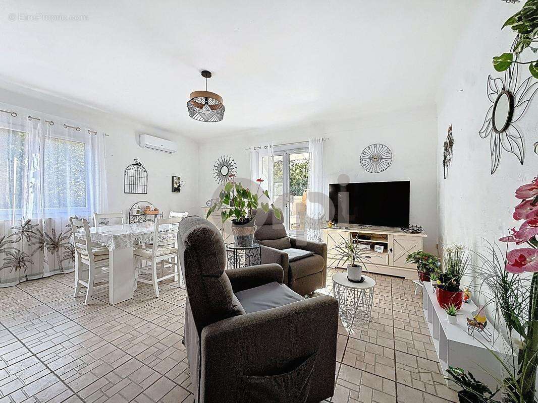 Rare à Saint-Aygulf : 2 appartements T4 sur 800 m² proche mer - photo 5