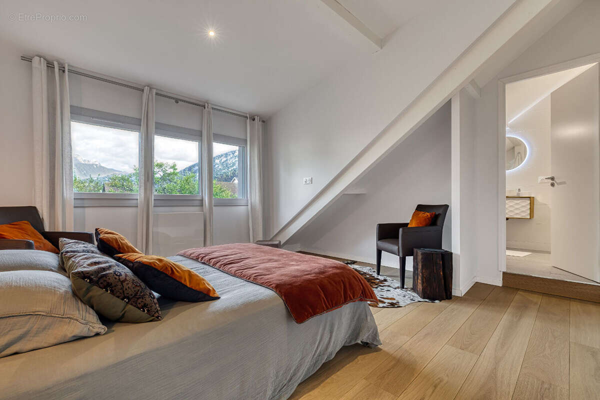 Maison à SAINT-JORIOZ