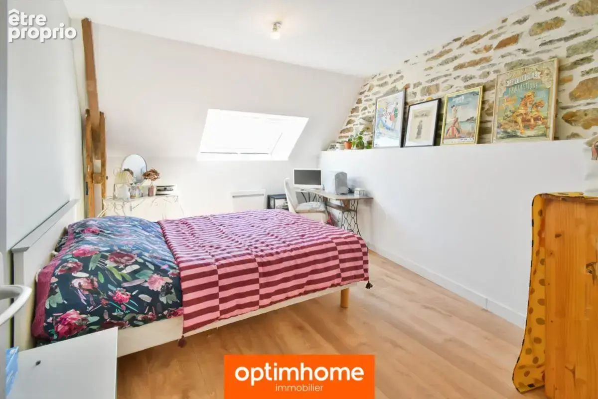 Maison en pierre rénovée de 120 m² - Goven - photo 6