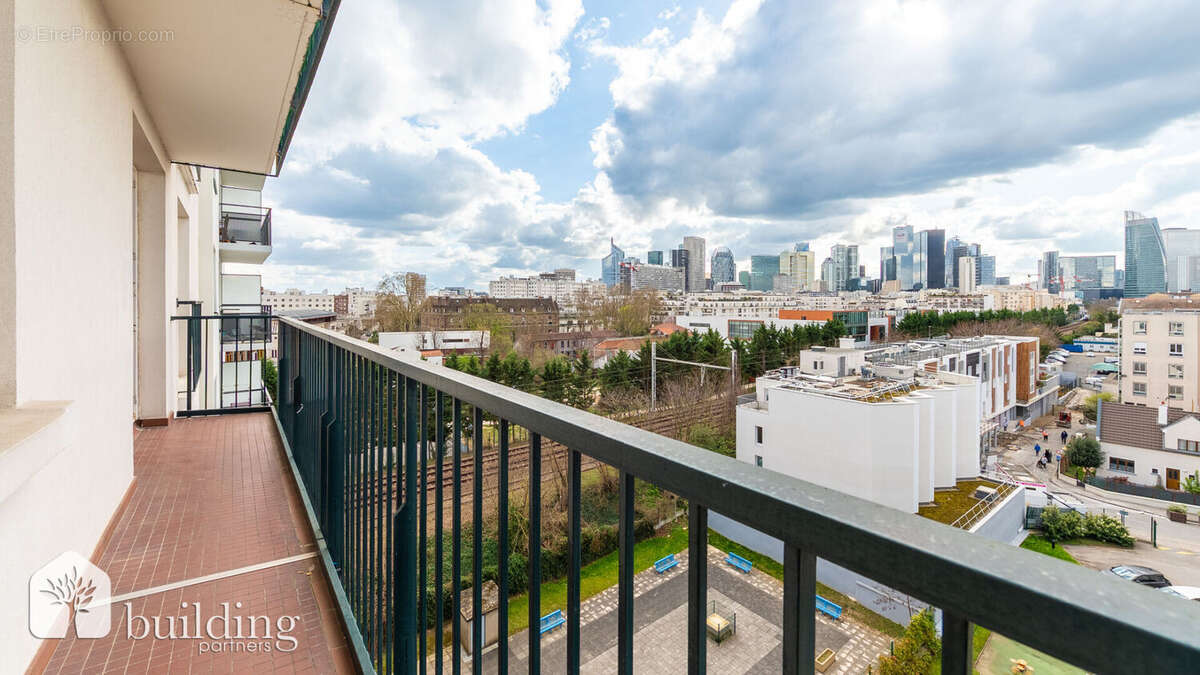 Appartement à COURBEVOIE