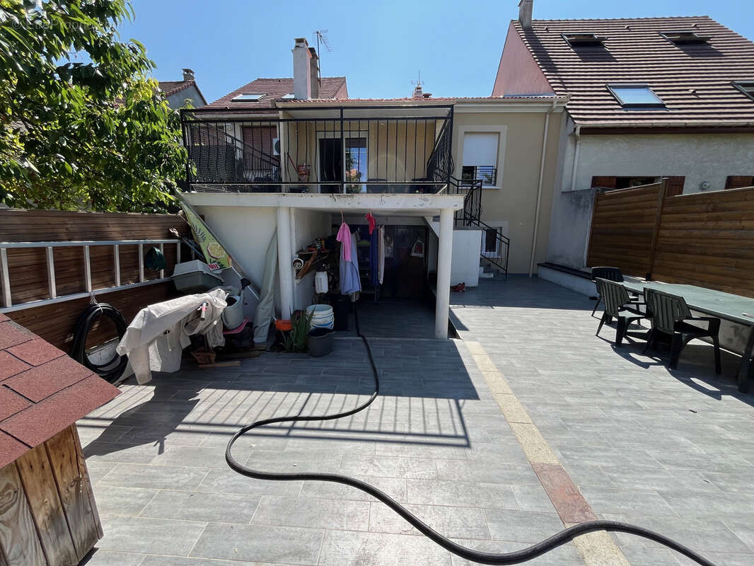 Maison à SARTROUVILLE