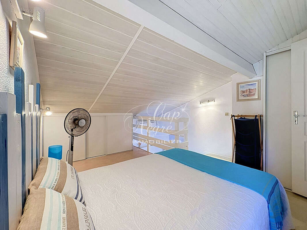 Mazet t3 vue mer rénové dans résidence calme avec piscine à vendre à cavalaire sur mer - golfe de saint tropez - photo 13