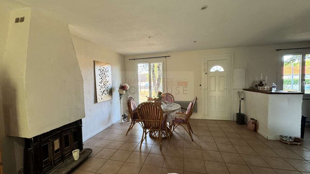 Labastide-saint-sernin  maison t4 de plain-pied avec grand jardin et garage - photo 5