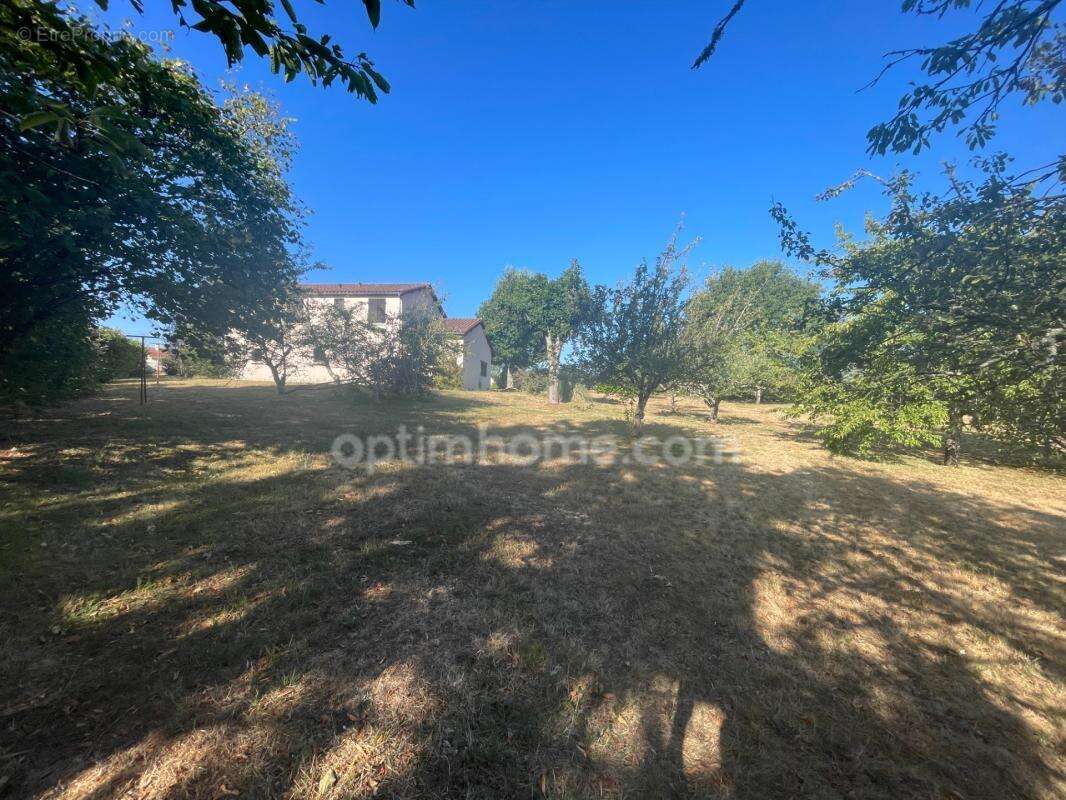 Maison individuelle 3 chambres sur 1900m2 de terrain clos - photo 5