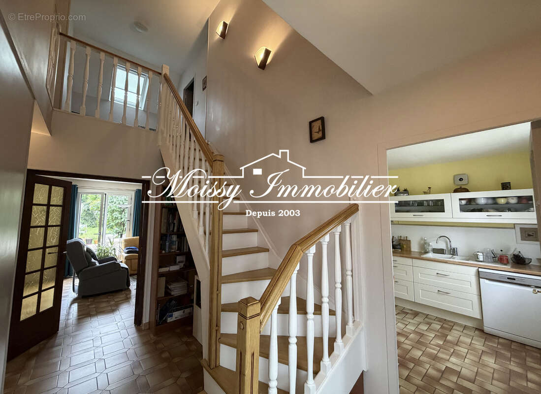 Maison à MOISSY-CRAMAYEL