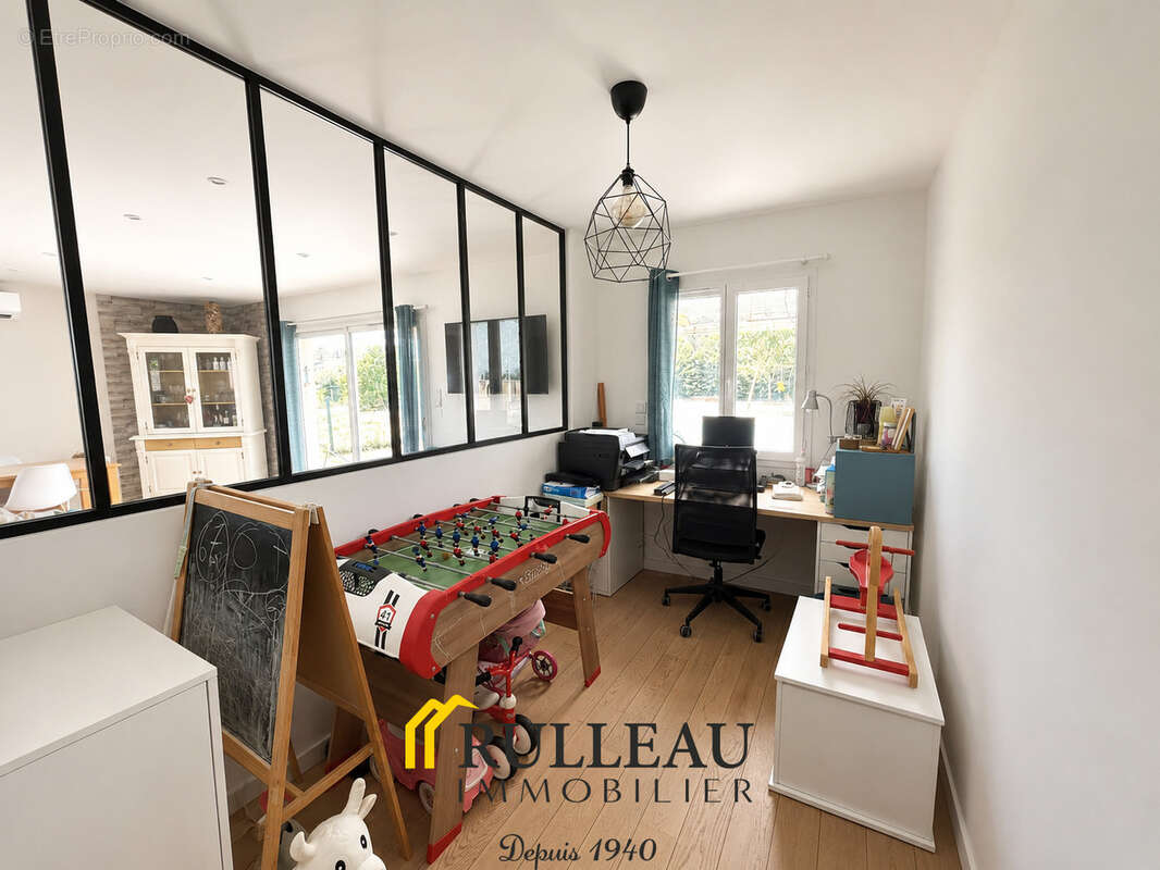 Maison contemporaine de plain-pied avec piscine, double garage et jardin à Saint-André-de-Cubzac - photo 10