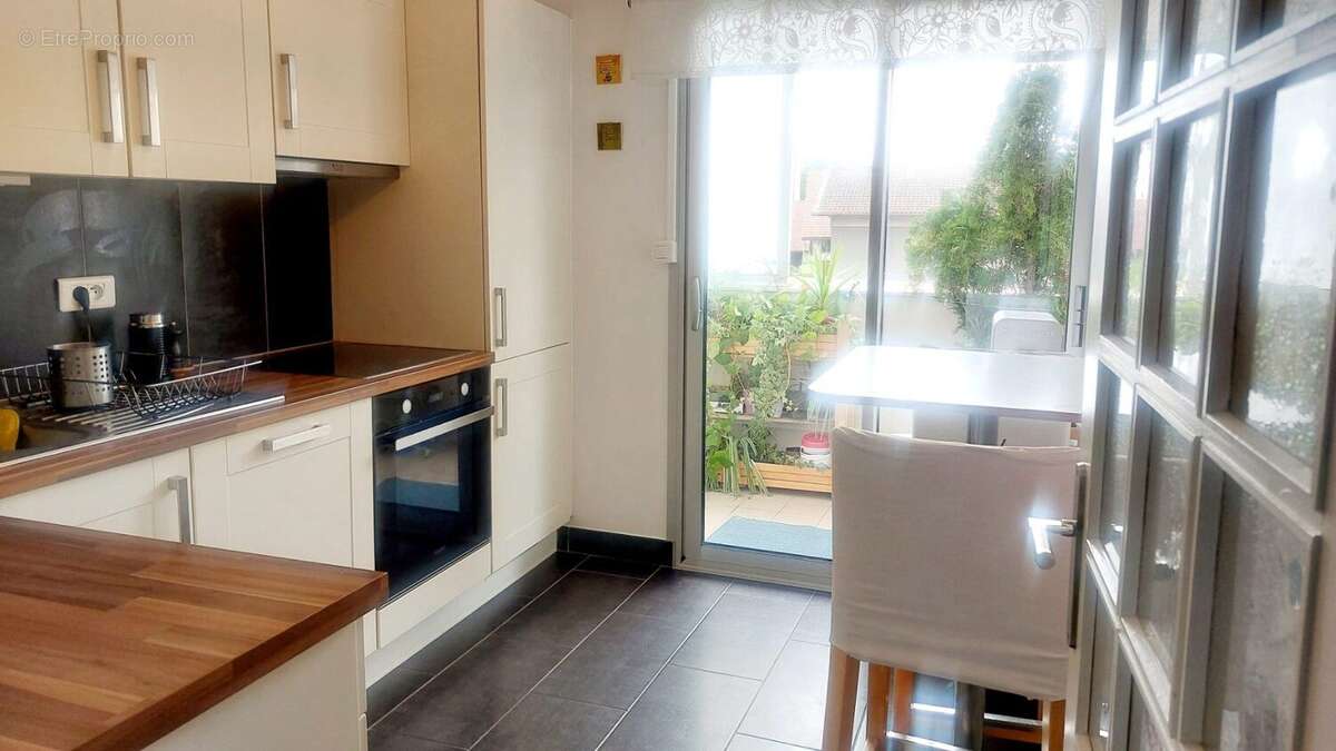 Appartement à AMBILLY