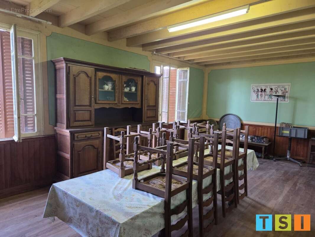 Ancienne ferme composée de deux maisons, 170 m² + nombreuses dépendances sur 3950 m² - photo 5