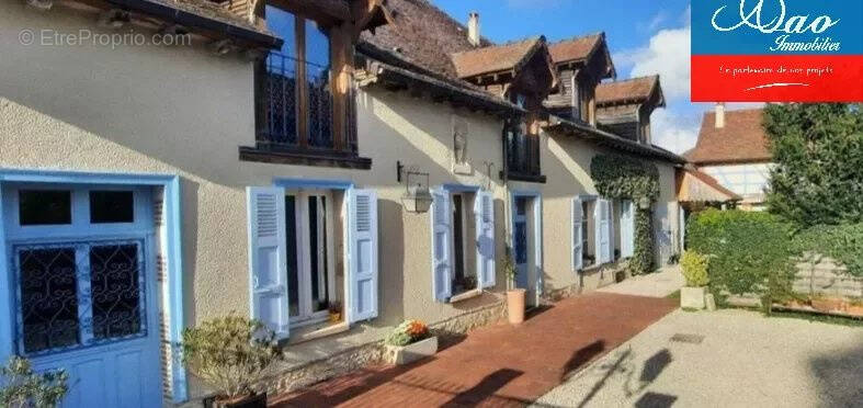 Maison à LA CHAPELLE-SAINT-LUC