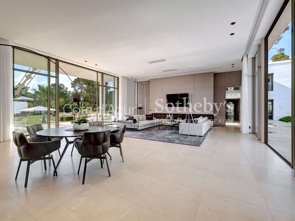 Maison à MOUGINS