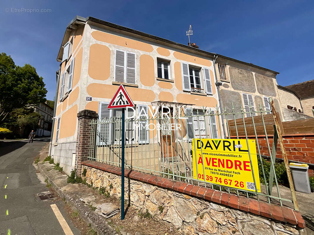 Maison de ville * vauréal * cour privative * charme de l'ancien * idéal 1ère acquisition * - photo 5
