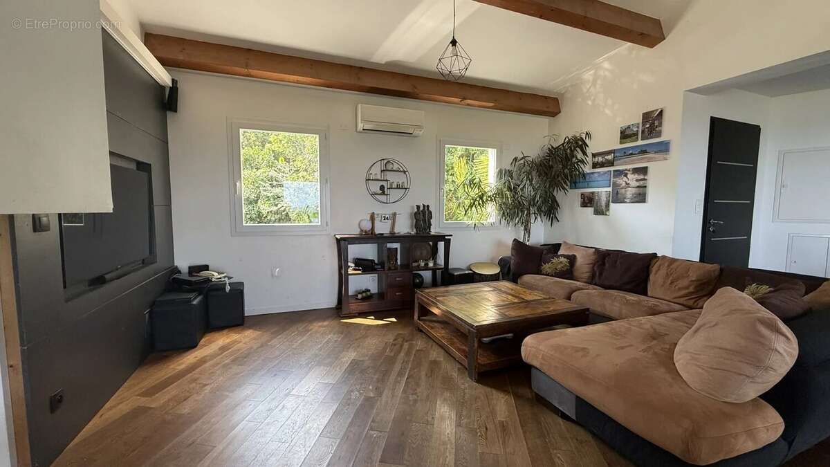 Maison à SANTA-MARIA-POGGIO