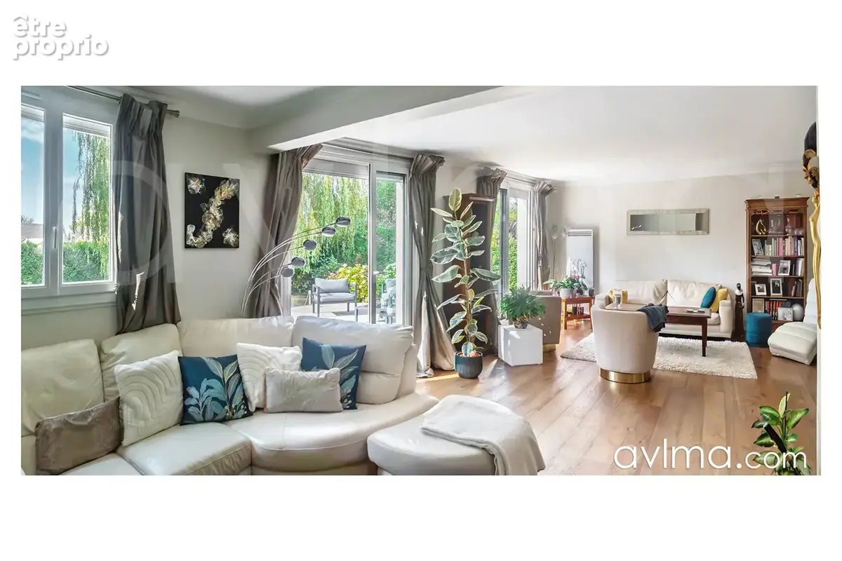 Belle maison familiale sur un terrain de 905m2 avec jacuzzi - Résidence avec tennis et piscine - photo 6