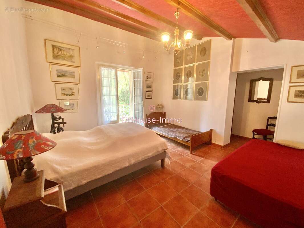 Maison à SAINT-ETIENNE-LES-ORGUES