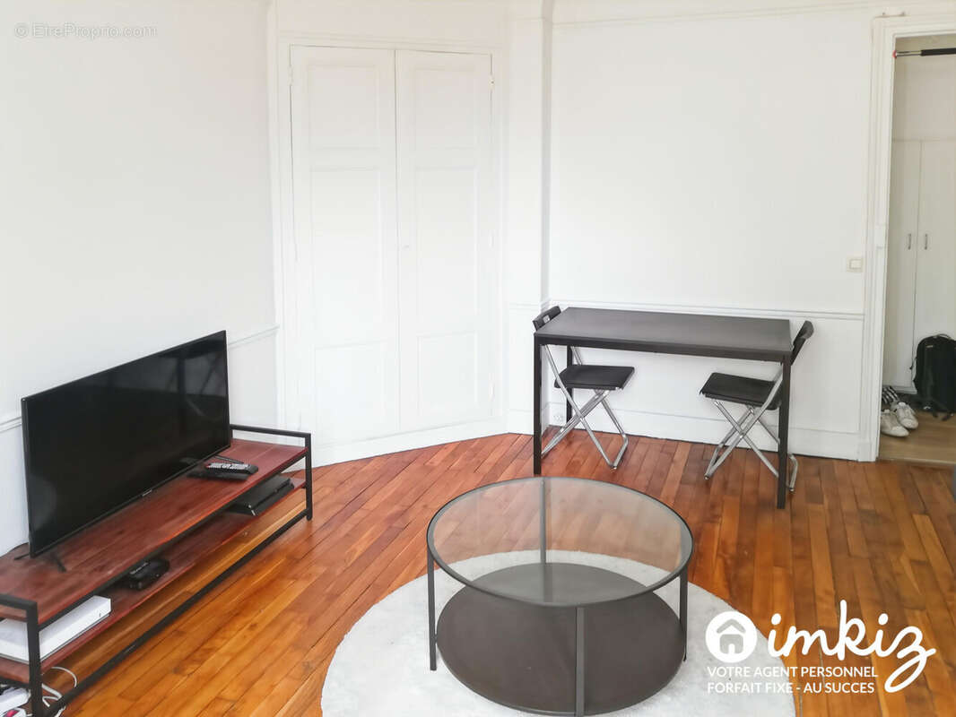 Appartement à COURBEVOIE
