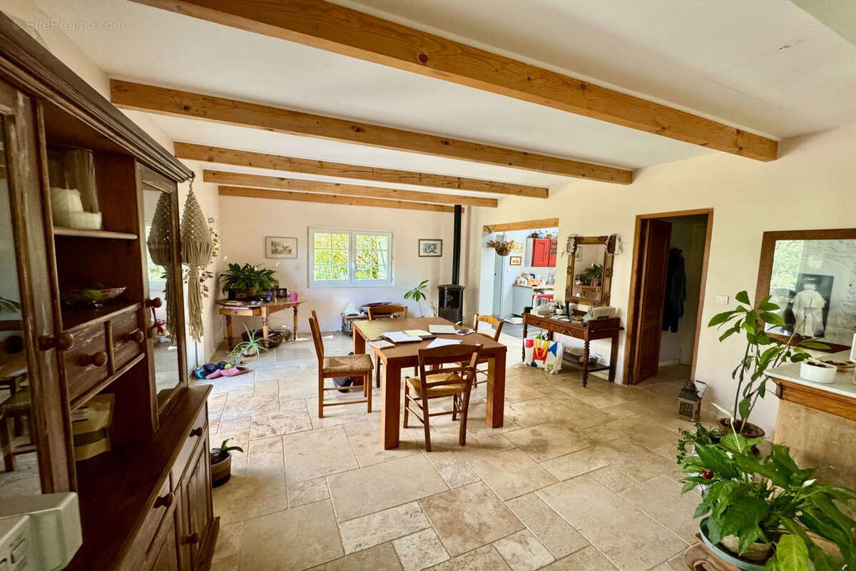 Maison à PEYNIER