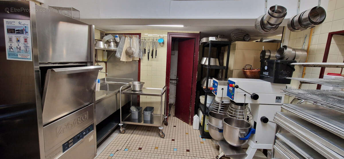 Commerce à PONT-DU-CHATEAU