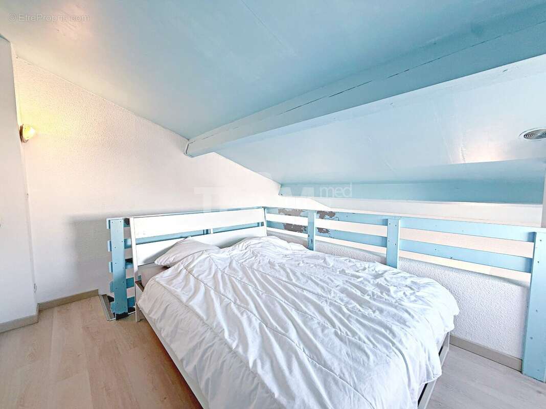 Appartement à VIC-LA-GARDIOLE