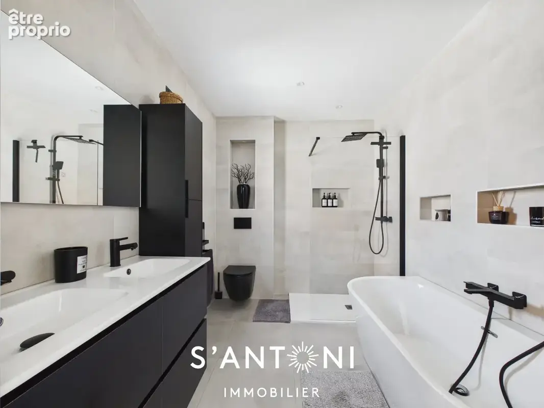 Vias  coup de cur pour cette villa récente de 150 m² avec piscine - photo 8