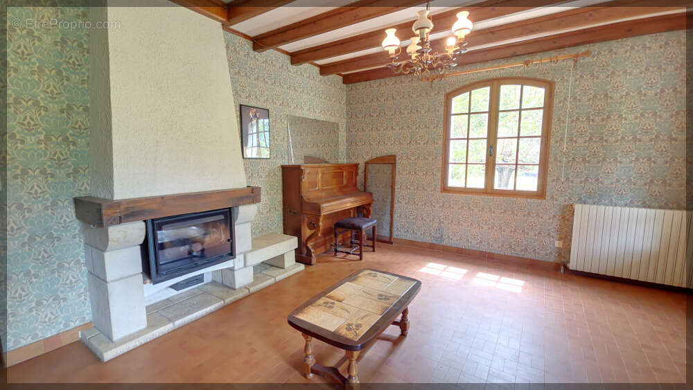 Maison à LES OLLIERES-SUR-EYRIEUX