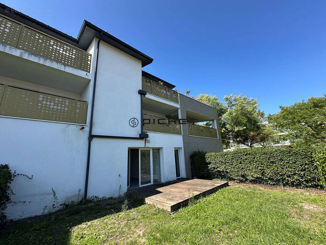 Appartement à VILLENAVE-D&#039;ORNON