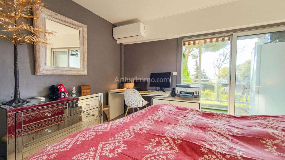Appartement à VILLENEUVE-LOUBET