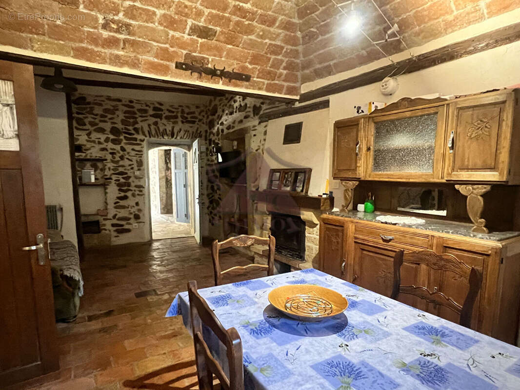 Maison à MOLIERES-SUR-CEZE