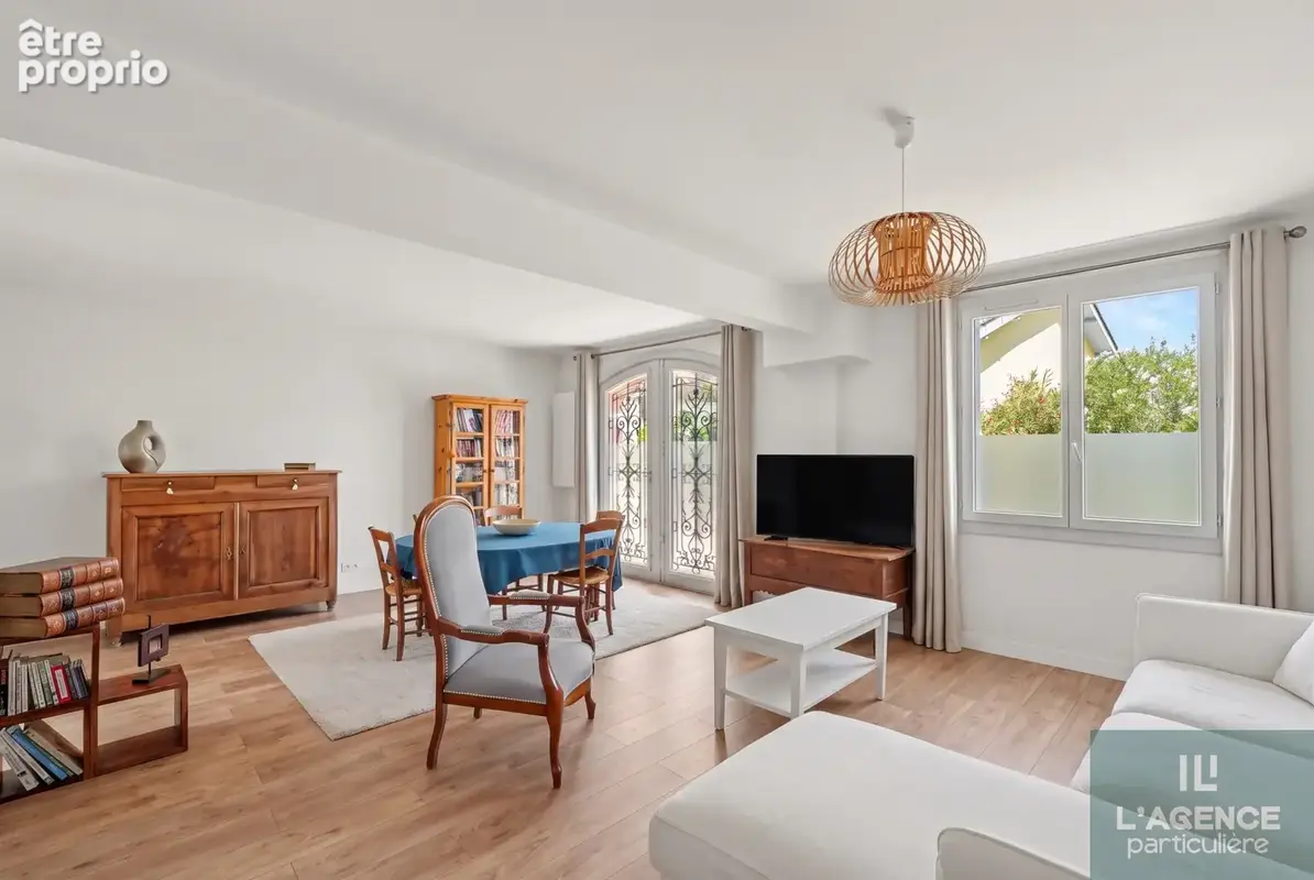 Bel appartement T3 de 78 m2 avec terrasse et parking - photo 2
