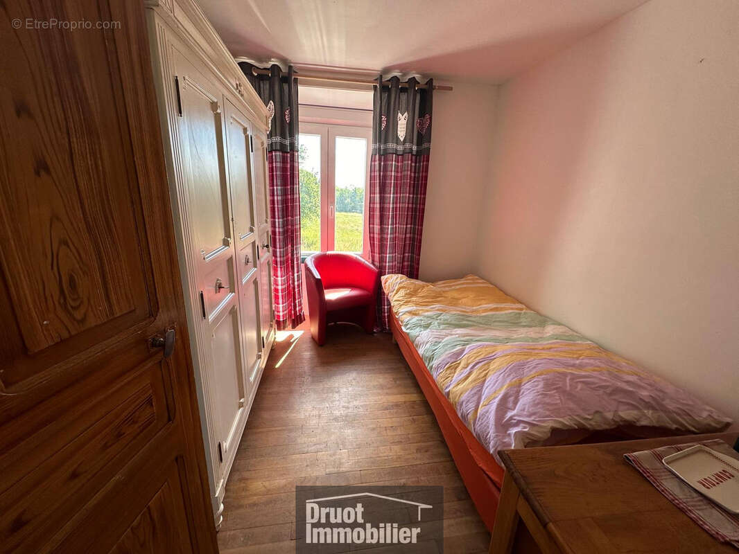 Maison à SOULAGES-BONNEVAL