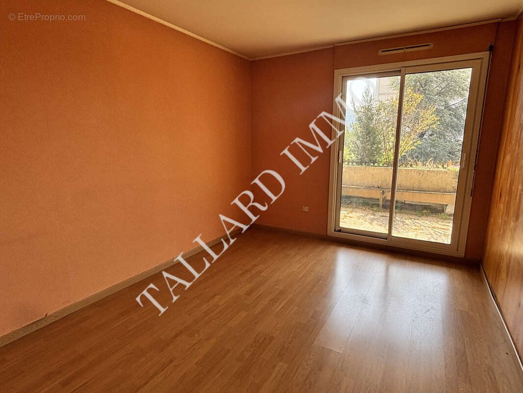 Gap Sud appartement type 3 + terrasse et cave - photo 7