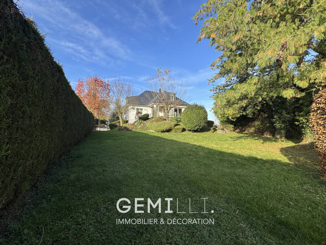 Maison à STEINBRUNN-LE-BAS