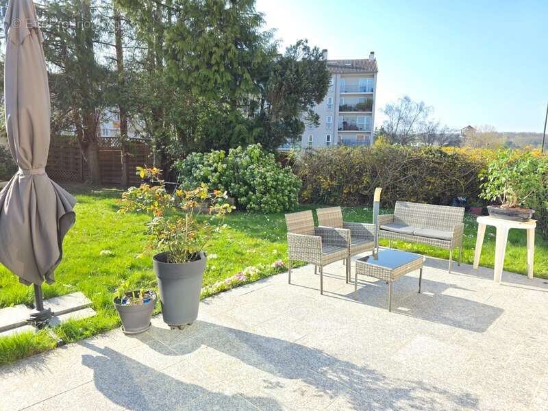 Maison à LA CELLE-SAINT-CLOUD