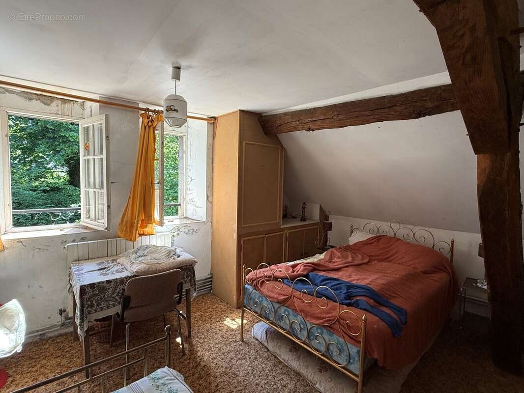 Maison à CROZON-SUR-VAUVRE