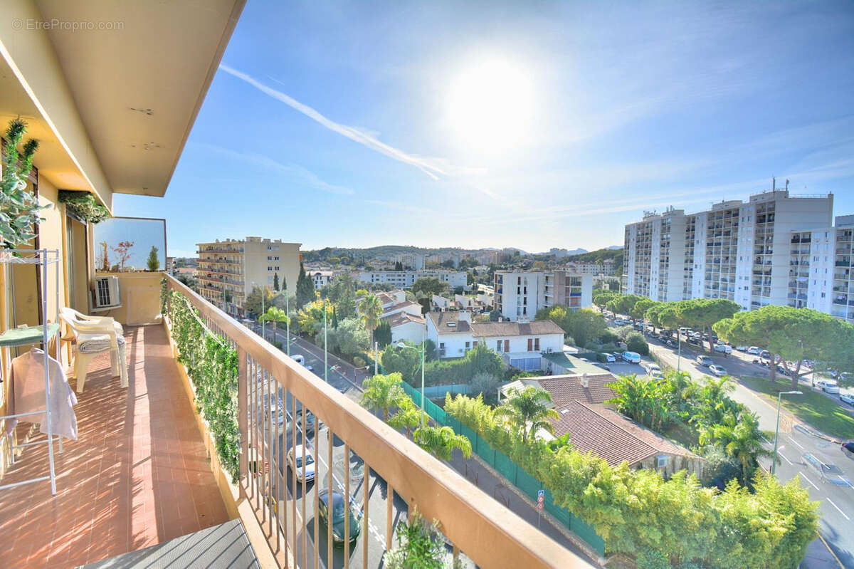 Appartement à LE CANNET