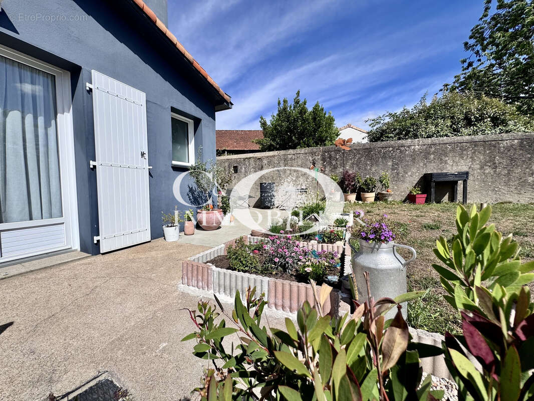 Maison à LEGE