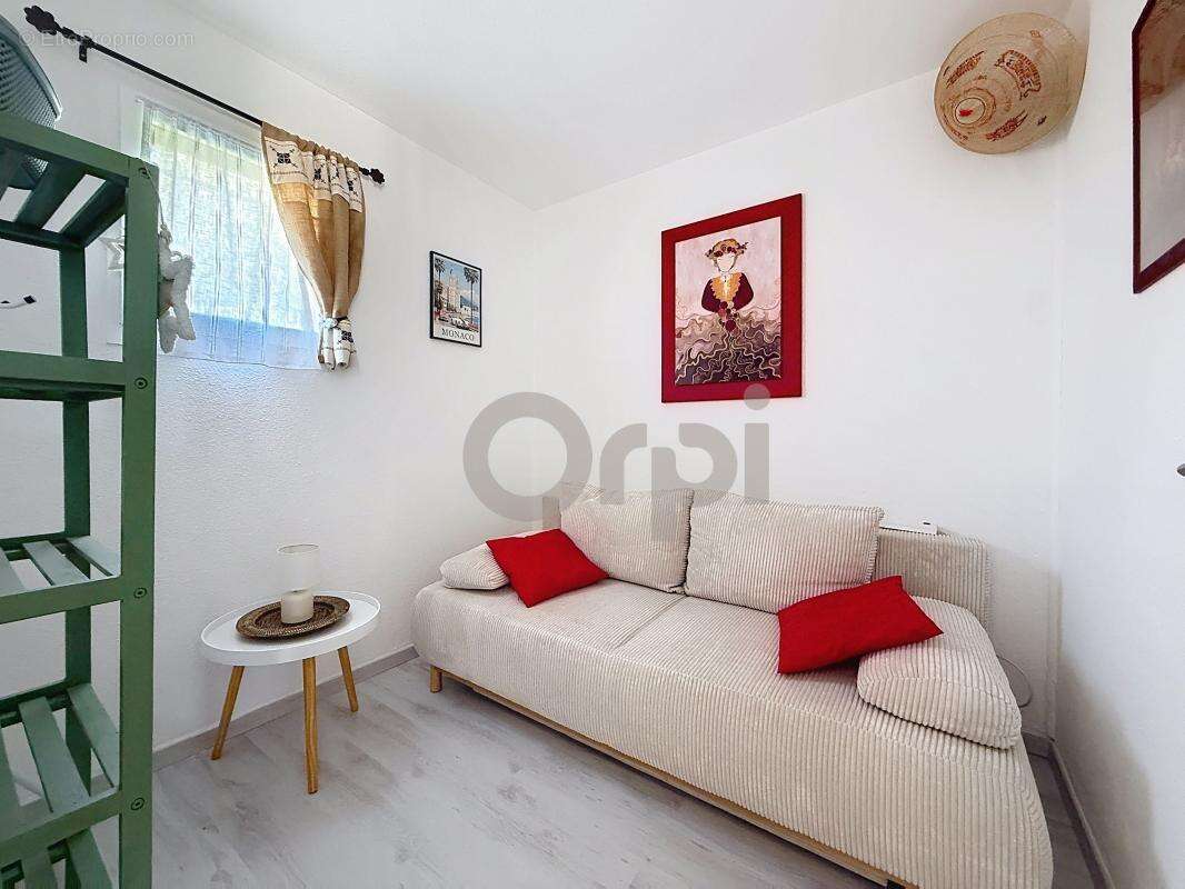 Appartement à ROQUEBRUNE-SUR-ARGENS