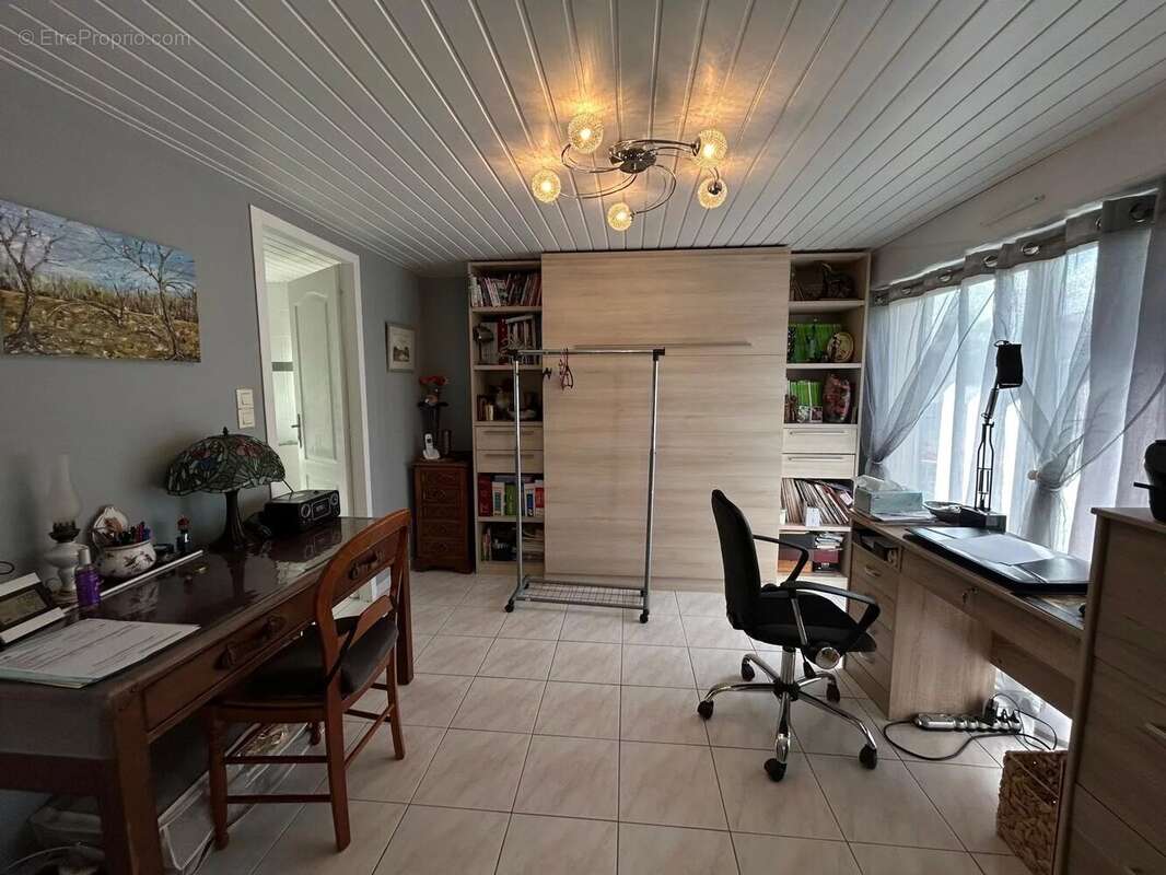 Maison familiale avec piscine et grand jardin arboré - photo 6