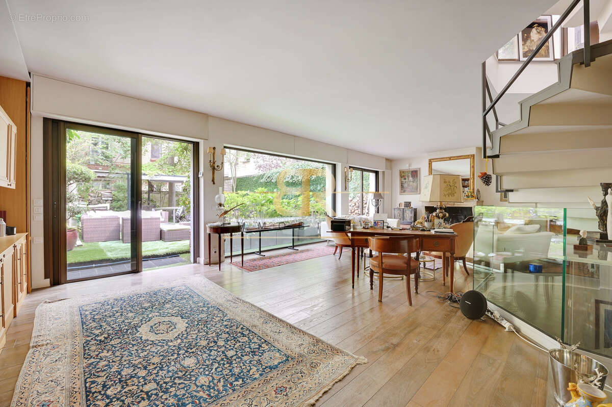 Maison à NEUILLY-SUR-SEINE