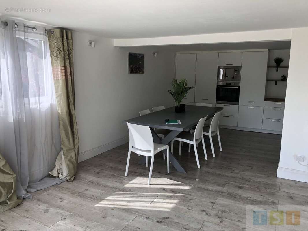 Maison sur deux niveaux proche des commodités - photo 10