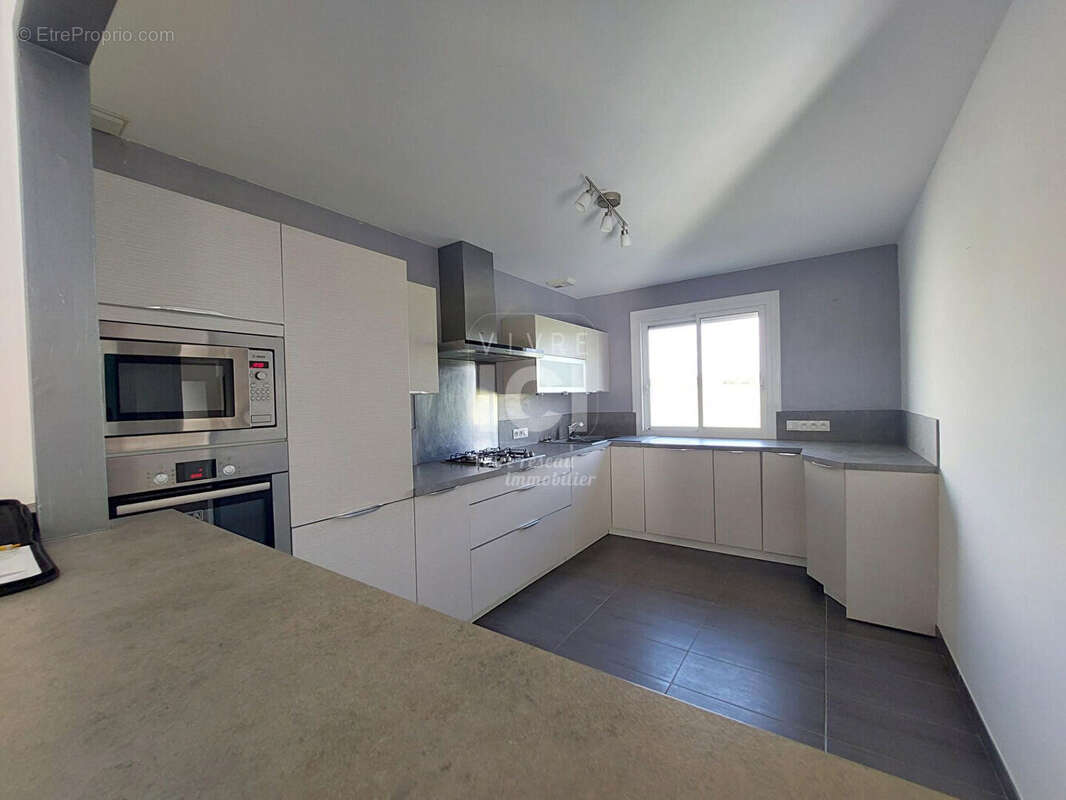 PONT SAINT MARTIN - Maison - 4 pièces - 115m² - photo 3