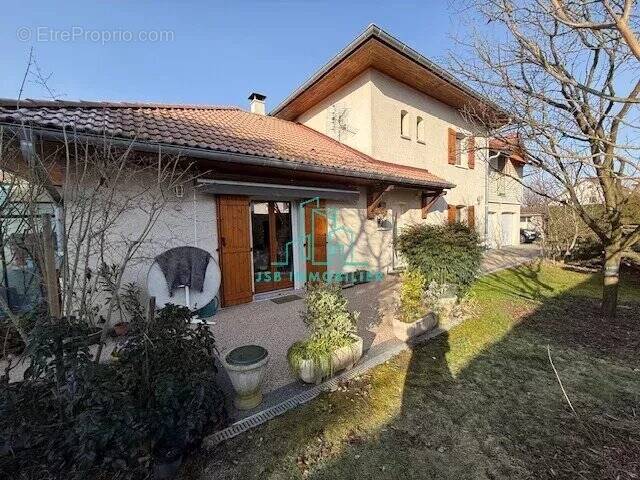 Maison à VIVIERS-DU-LAC