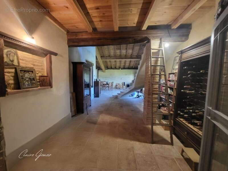 À 5 min de Cadours – Authentique ferme toulousaine de 245 m², en partie rénovée, sur terrain arboré - photo 9