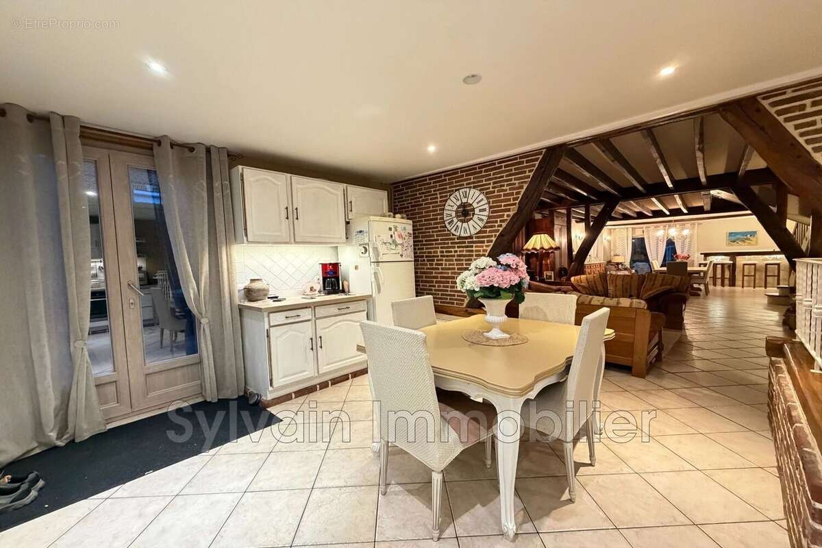 Maison à SAINT-OMER-EN-CHAUSSEE