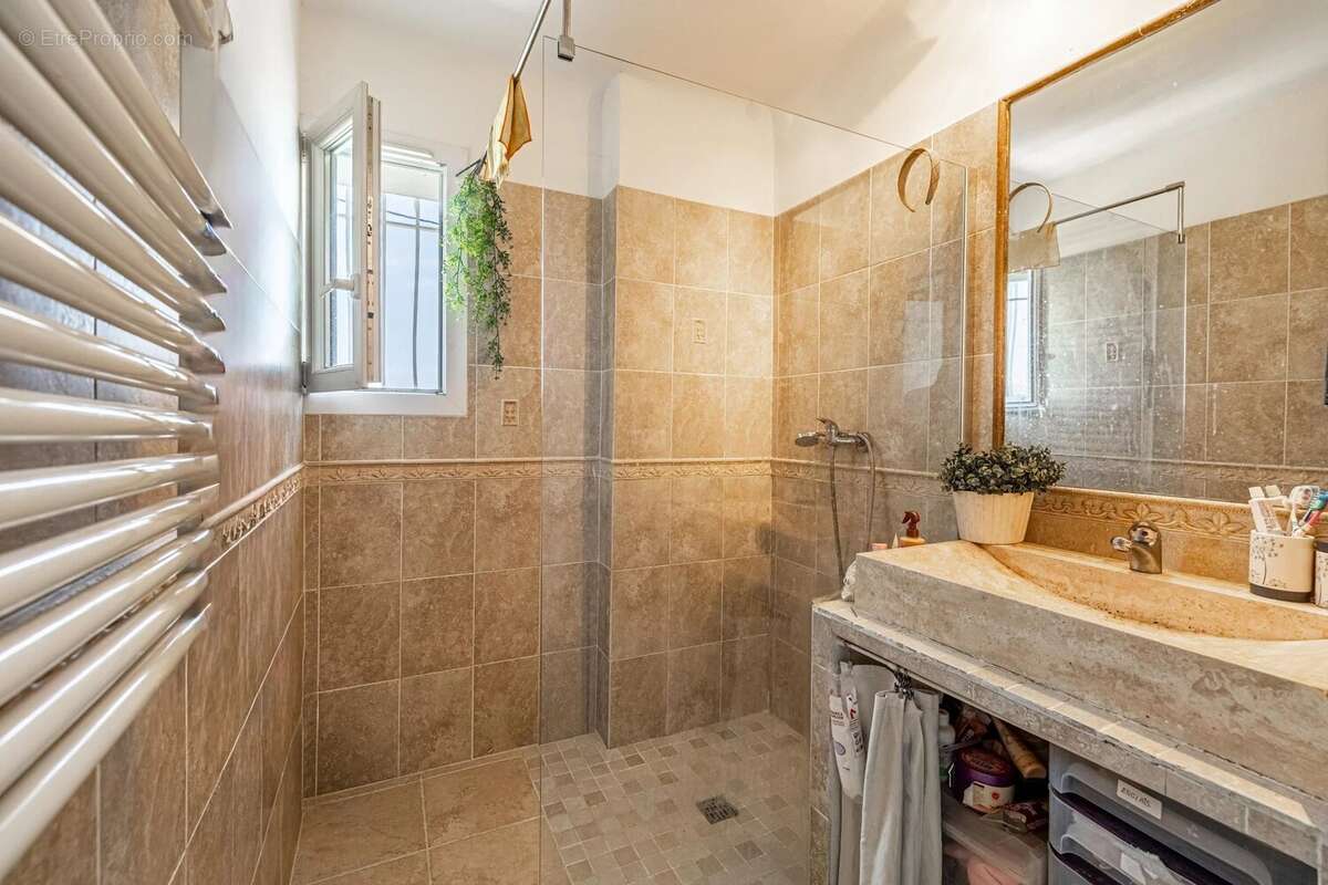 Nice - Fabron - Villa de 135 m2 - Terrain de 580m2 - Vue Mer et montagnes - photo 14