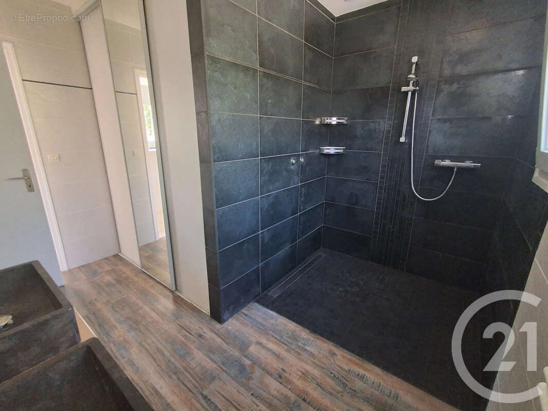 Maison 81 m² à Royan  - photo 7