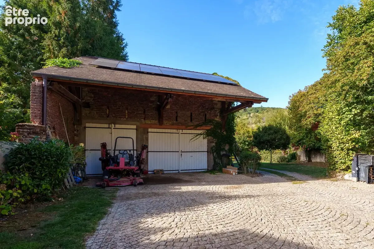 Domaine d’exception : propriété de 867 m2 habitables, 6,6 ha de terrain, étang privé, piscine - photo 7