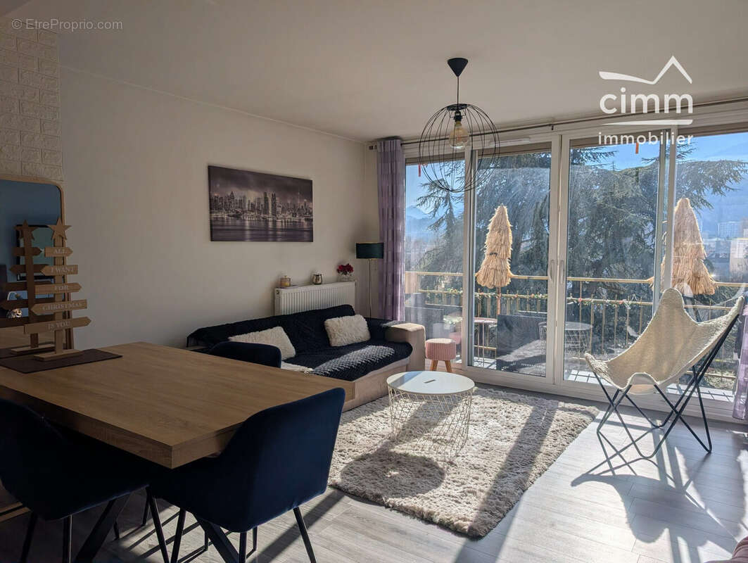 Appartement à SEYSSINET-PARISET