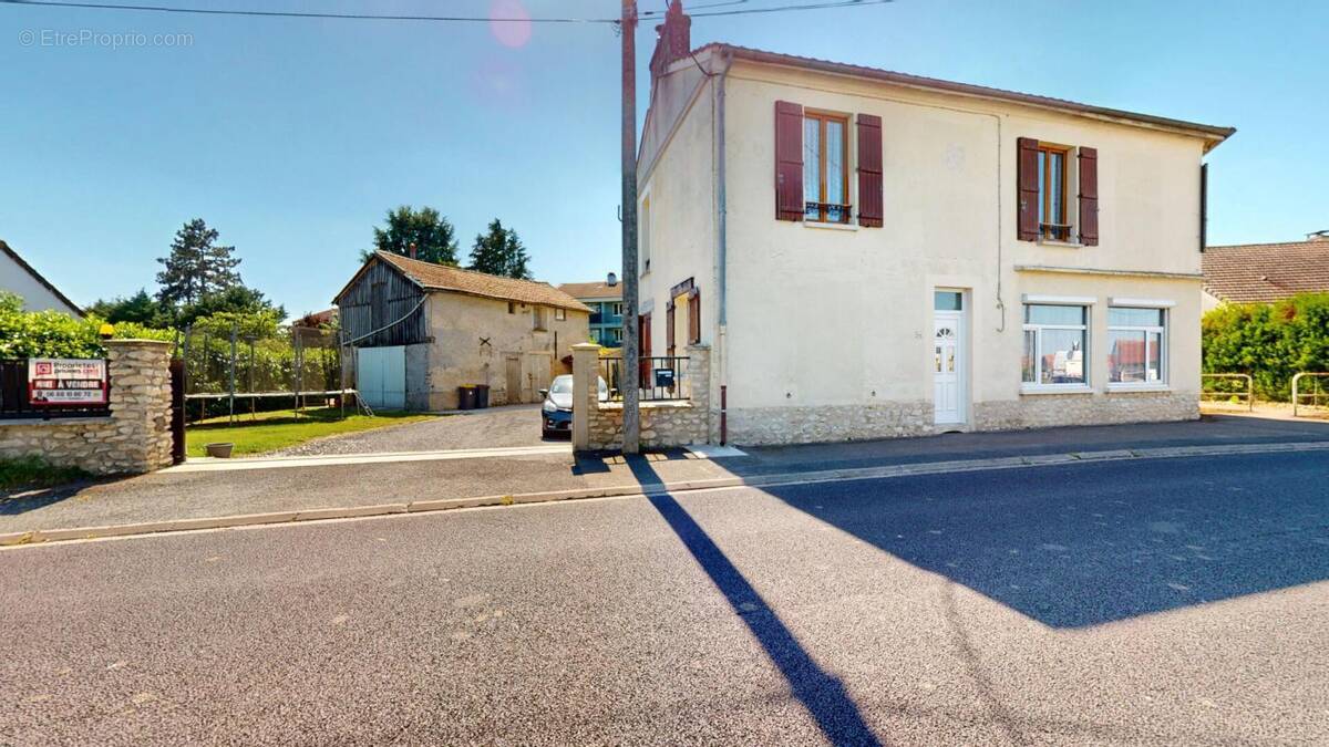 Maison à JOUY-LE-CHATEL