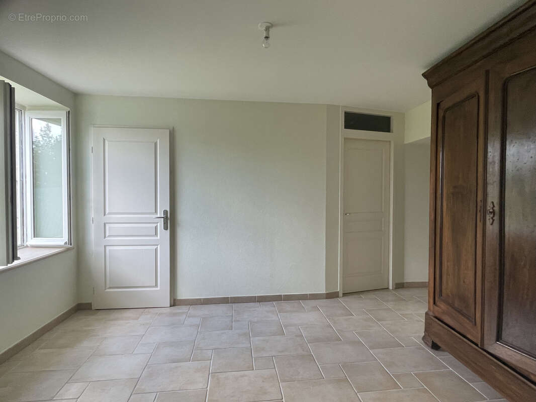 Maison à CHAMPROUGIER